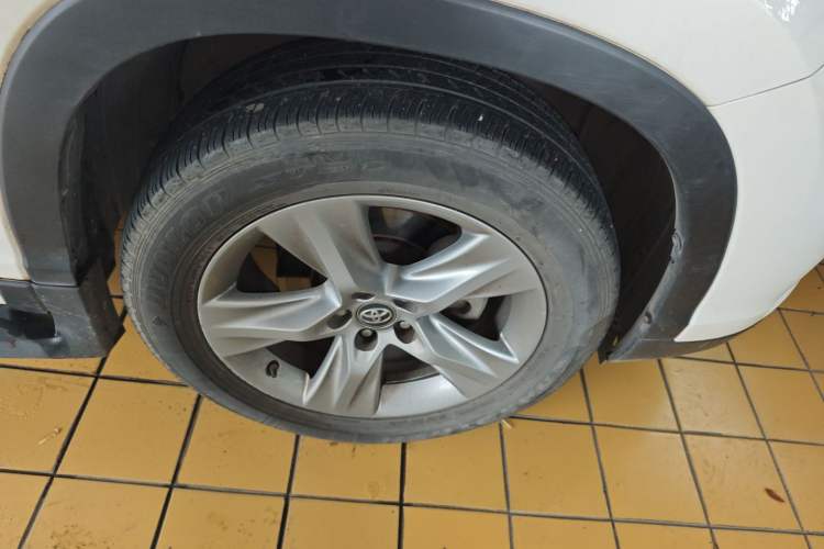 Used Toyota Highlander 2018 2.0T Four-Wheel Drive Luxury Edition 7 Seats China V Emission Standard