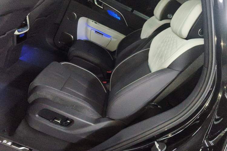 Used Hongqi E-HS9 2021 460 km Range Flagship Edition Six-Seater Left Rear Seat