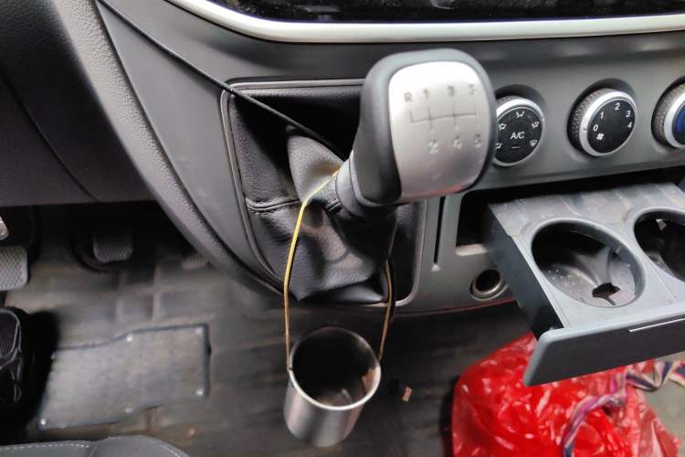 Used SAIC MAXUS Xintu V80 2021 2.0T Manual Classic Aoyuntong Long Wheelbase Mid-Roof 6/7/8/9-Seater
