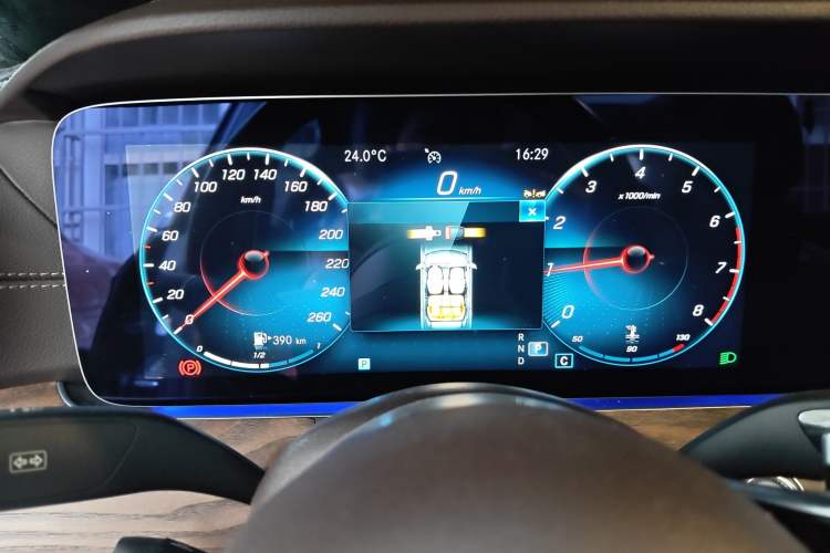 Used Mercedes-Benz E-Class 2023 Updated E 300 L Fashion Edition Instrument Cluster