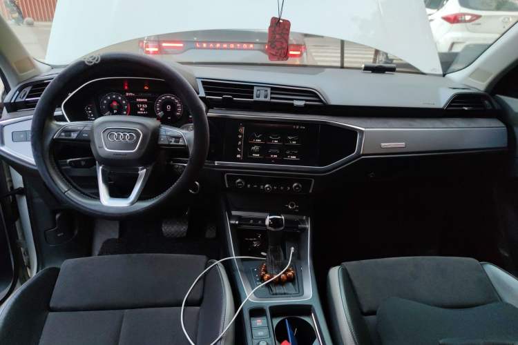 Used Audi Q3 2019 35 TFSI Advanced Dynamic Edition
