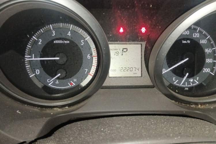 Used Toyota Prado 2014 2.7L Middle East Version Parallel Import Odometer Close Up