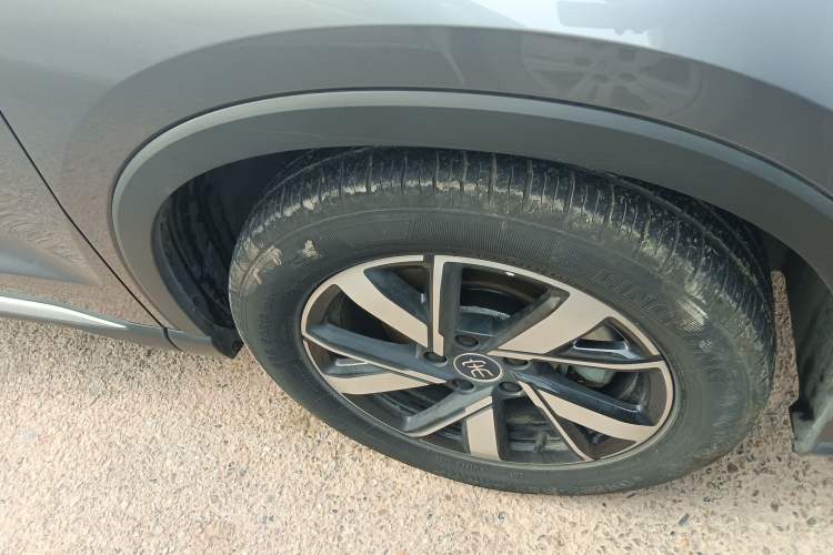 Used BYD Song Pro New Energy 2023 Champion Edition DM-i 71KM Beyond Model Right Front Wheel Hub