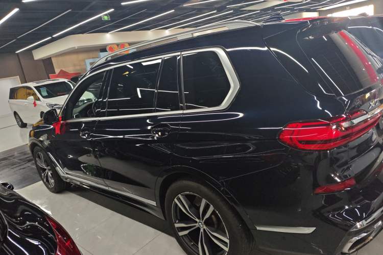 Used BMW X7 2021 xDrive40i Luxury M Sport Package
