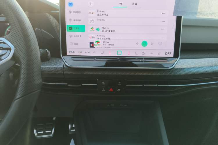 Used Volkswagen Golf 2025 300TSI R-Line
