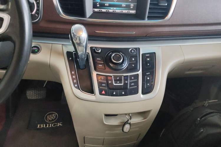 Used Buick GL8 2018 28T Luxury Model China VI Standard