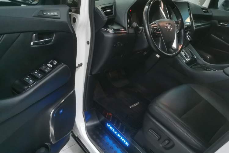 Used Toyota Vellfire 2020 Dual-Engine 2.5L HV Luxury Edition