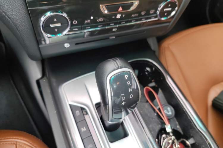 Used Maserati Ghibli 2014 3.0T Standard Edition Gear Lever