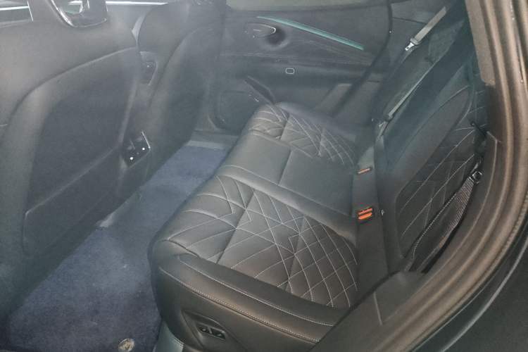 Used Lynk & Co Lynk & Co 10 EM-P 2025 Model 240 Four-Wheel Drive Ultra