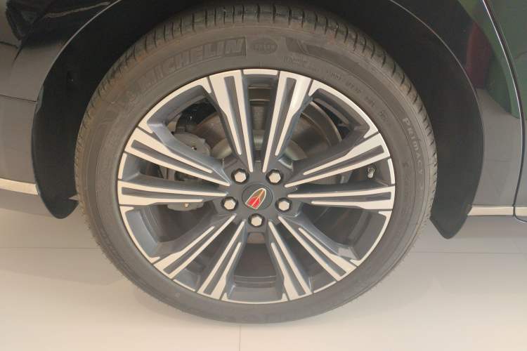 Used Hongqi H9 2024 2.0T Qixiang Private Style Edition Right Rear Wheel Hub