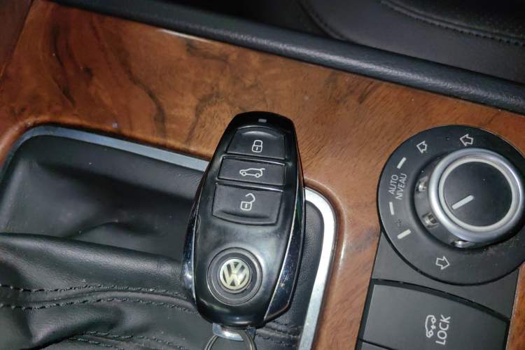 Used Volkswagen Touareg 2015 3.0 TSI Comfort Model