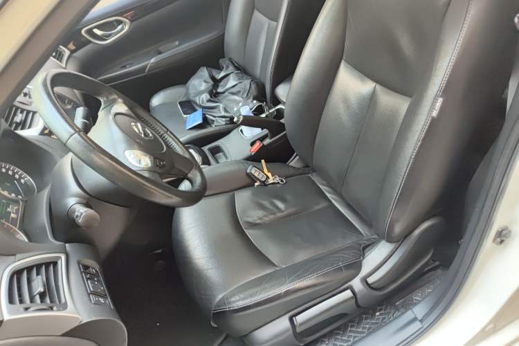 Used Nissan Sylphy 2019 1.6XV CVT Smart Connect Luxury Edition China VI Standard Left Front Seat