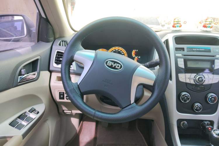 Used BYD F3 2015 Energy-Saving Edition 1.5L Manual Luxury Model
