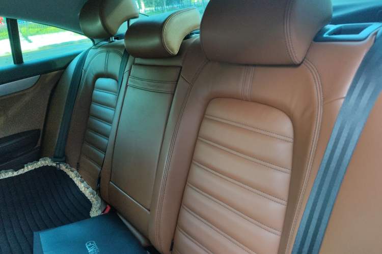 Used Volkswagen FAW-Volkswagen CC 2011 2.0 TSI Luxury Edition
