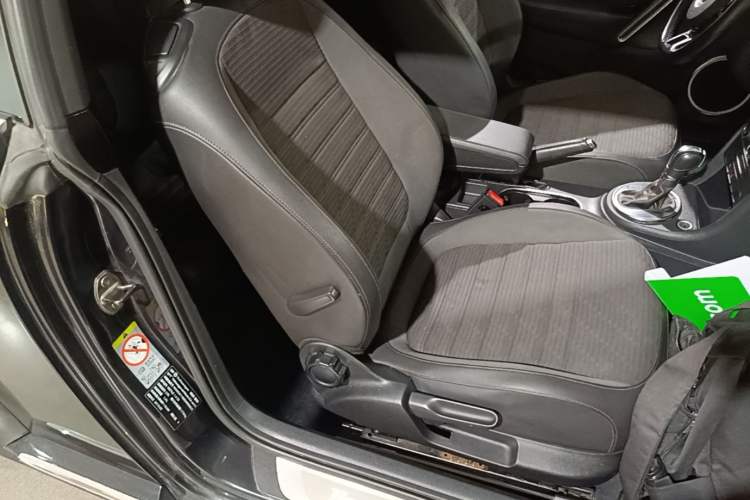 Used Volkswagen Beetle 2013 1.4TSI Fender Rock Edition
