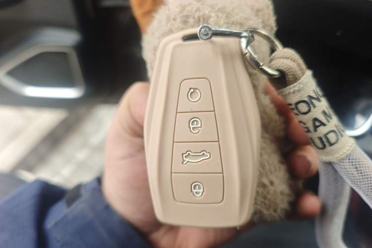 Used Geely Auto Haoyue 2022 1.8TD DCT Flagship 7-Seater
