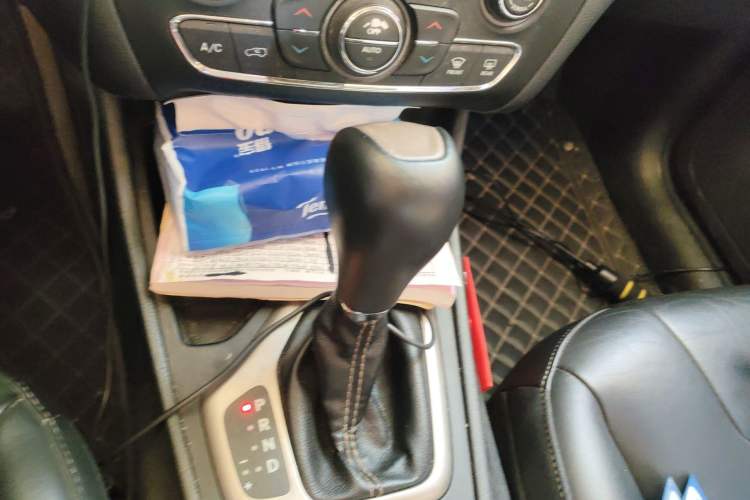 Used Jeep Cherokee 2016 2.0L Superior Edition