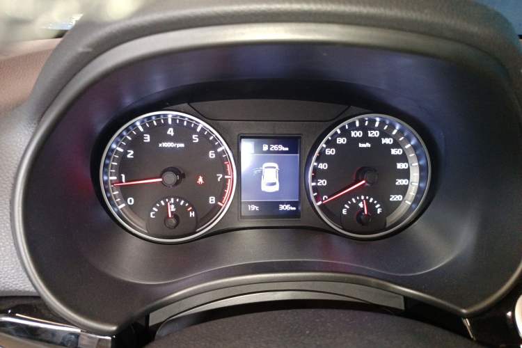 Used Kia kx1 Stonic 2021 1.4L CVT Sunroof Model Instrument Cluster