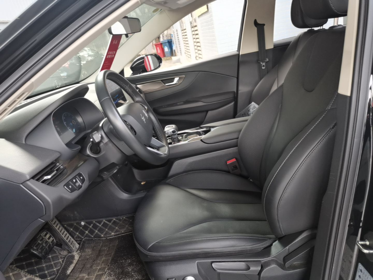 Hongqi E-QM5 2023 Revised Version Basic Travel Edition — снимка 14