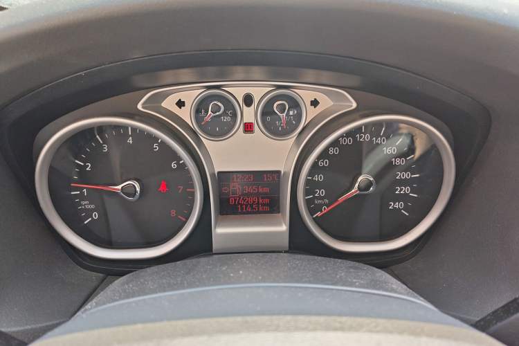 Used Ford Focus 2013 Sedan Classic 1.8L Automatic Fashion Edition
