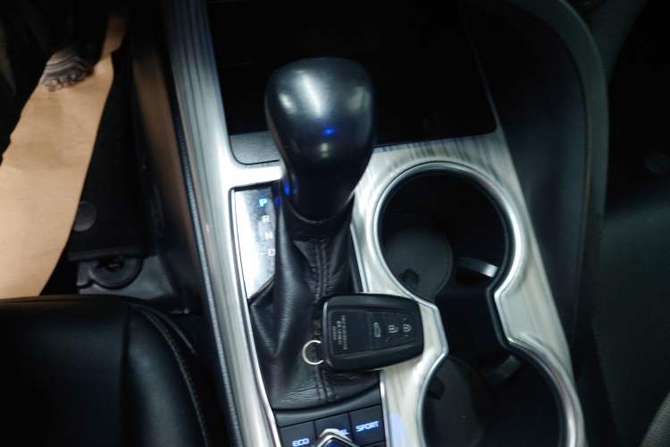 Used Toyota Camry 2018 Dual-Engine 2.5 HG Luxury Edition Gear Lever