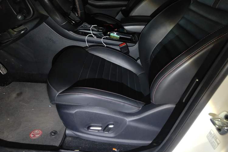 Used MG HS 2018 20T Automatic Two-Wheel Drive Hormone Passion Edition China V Standard Left Front Seat