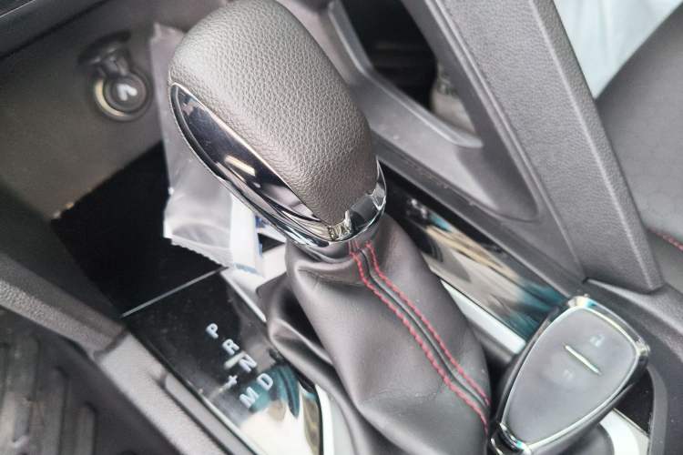 Used Chevrolet Orlando 2018 Redline 530T Automatic Enjoyment Edition (5+2 Model) – China V Standard Gear Lever