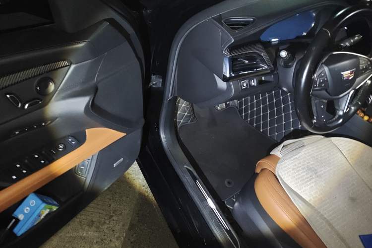 Used Cadillac CT6 2021 28T Luxury Version Driver Seat