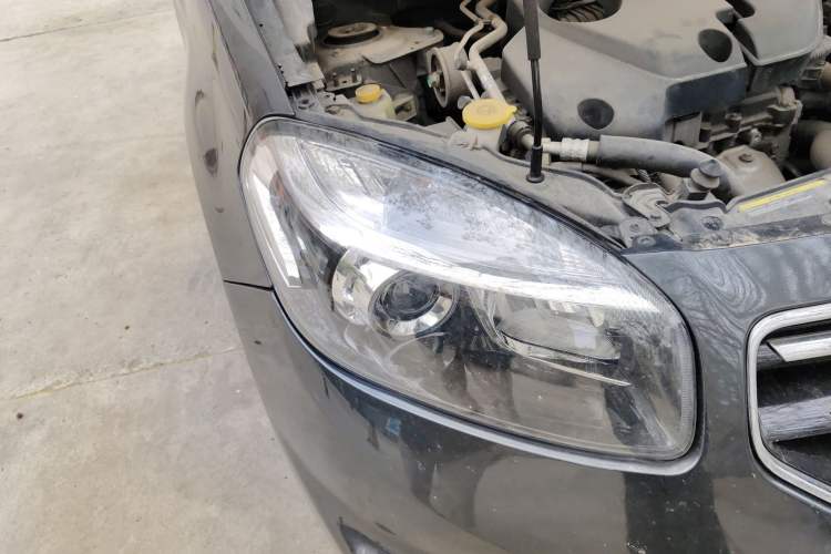 Used Renault Koleos 2013 2.5L 4x4 Comfort Edition
