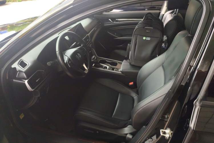 Used Honda Accord 2022 260TURBO Phantom Night · Prestige Edition Left Front Seat