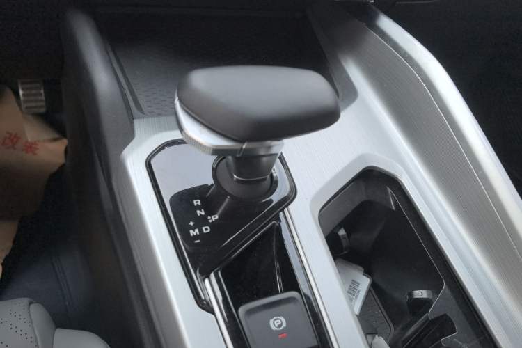 Used Geely Auto Preface 2023 2.0TD Prestige Version Gear Lever