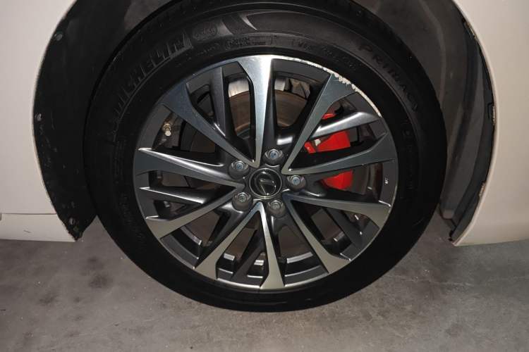 Used Lexus ES 2022 200 Excellence Edition Right Front Wheel Hub