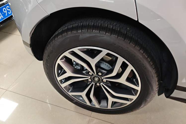 Used Land Rover Range Rover Evoque 2023 Aurora L 249 PS Luxury Edition
