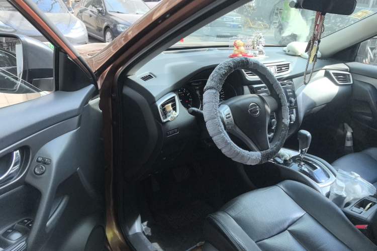 Used Nissan X-Trail 2014 2.0L CVT Comfort Edition 2WD Driver Seat