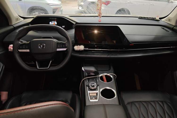 Used CHANGAN CS55PLUS 2022 2nd Generation 1.5T DCT Navigation Edition Center Console