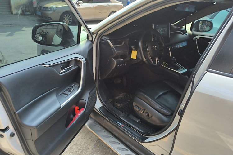 Used Toyota RAV4 2020 2.0L CVT Two-Wheel Drive Fashion Edition