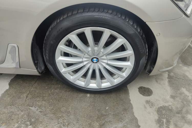 Used BMW 7 Series 2016 740Li Luxury Edition Right Front Wheel Hub