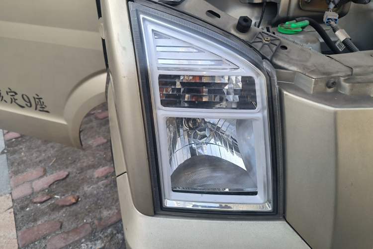 Used Dongfeng Xiaokang C37 2012 1.4L Standard Edition DK13-06
