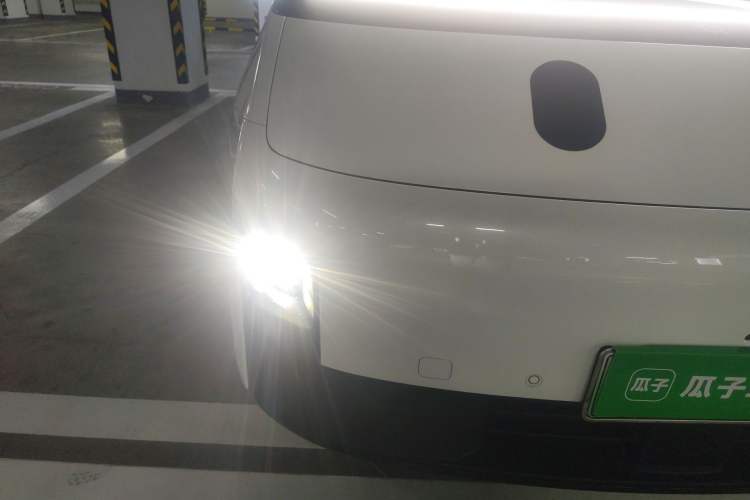 Used Li Auto MEGA 2024 Ultra Model
