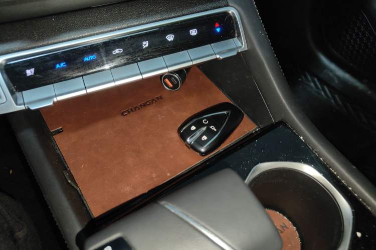 Used CHANGAN Eado 2023 Changan Edition PLUS Blue Whale NE 1.4T GDI DCT Prestige Version