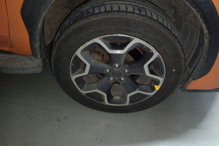 Used Subaru XV 2014 2.0i Luxury Edition Right Front Wheel Hub