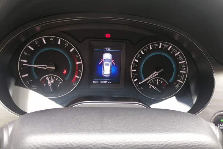 Used Haval H2 2014 1.5T Manual Two-Wheel Drive Elite Edition Instrument Cluster