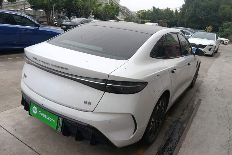 Used BYD Seal 2022 550 km Standard Range Rear-Wheel Drive Prestige Version
