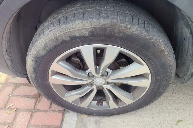 Used Geely Auto Emgrand X7 Sport 2016 1.8TD Automatic ZhiZun Version Left Front Wheel Hub