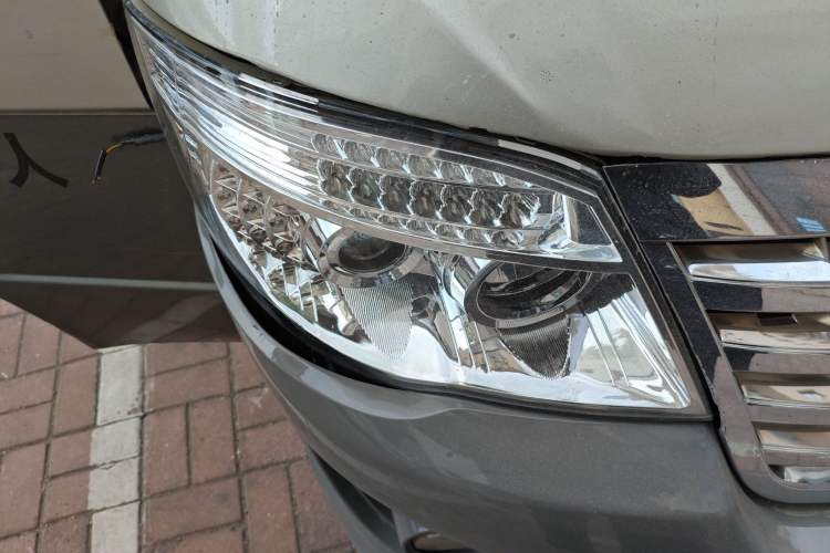 Used Golden Dragon Hiace 