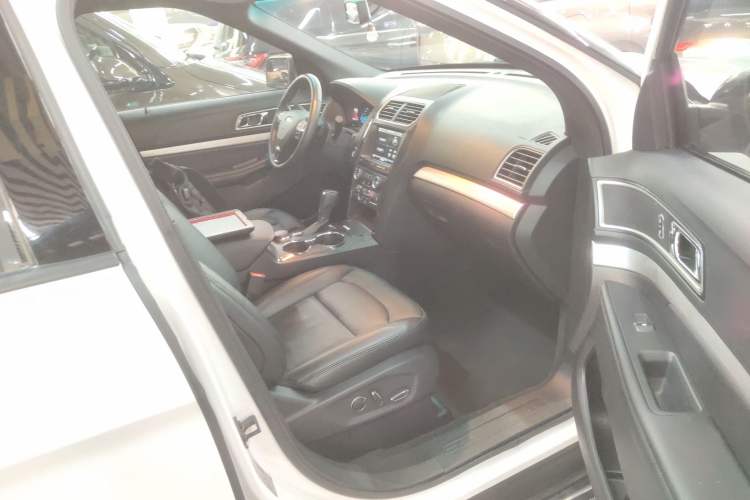 Used Ford Explorer  Right Front Seat