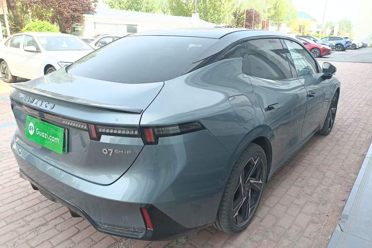 Used Lynk & Co 07 2024 EM-P 126 Long-Range Ultra Rear Right 45 Deg
