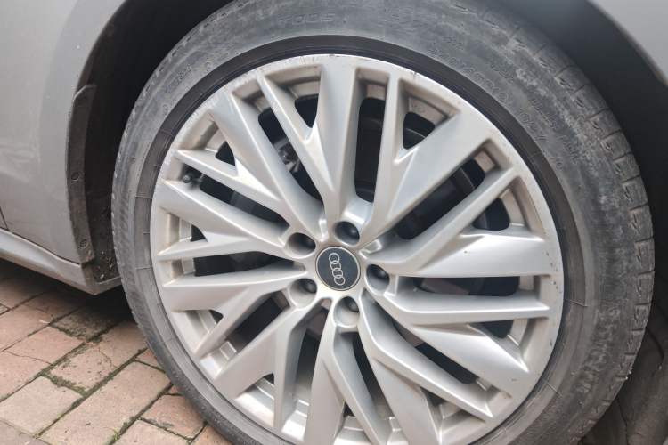Used Audi A7 2021 45 TFSI Prestige Edition Right Front Wheel Hub