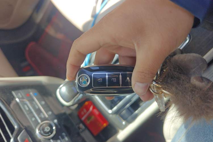 Used Venucia T90 2017 2.0L CVT Smart Edition Vehicle Key