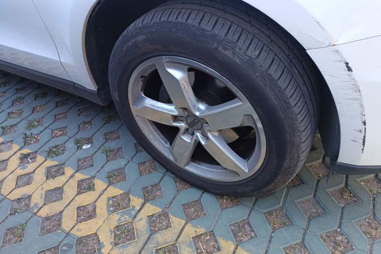 Used Audi Q5 2017 Plus 40 TFSI Technology Model Right Front Wheel Hub